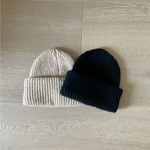 Free People Black and Cream Ribbed Knit Beanie Set